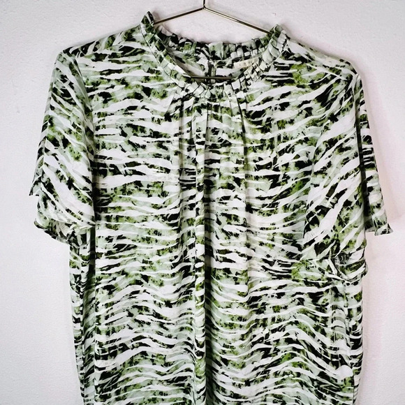 Cooper & Ella Zebra Sage Short Sleeve Blouse Plus Size 1X Ruffle Neckline - Picture 3 of 6